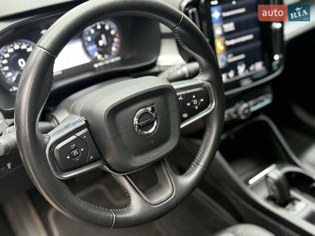 Синий Вольво XC40, объемом двигателя 1.97 л и пробегом 62 тыс. км за 24499 $, фото 14 на Automoto.ua