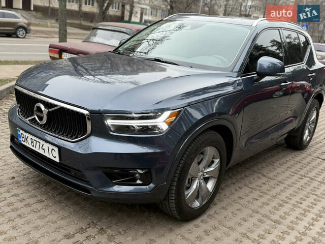 Синий Вольво XC40, объемом двигателя 1.97 л и пробегом 62 тыс. км за 24499 $, фото 5 на Automoto.ua