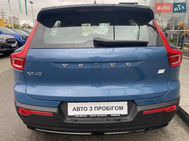 Вольво XC40 2023 в Киеве на Automoto.ua Синий Вольво XC40, объемом двигателя 0 л и пробегом 29 тыс. км за 35462 $, фото 4 на Automoto.ua