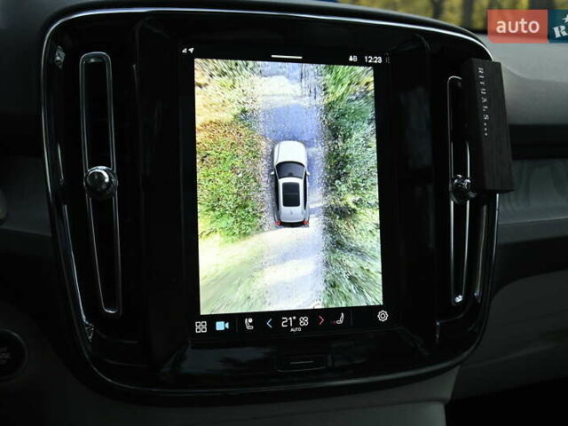 Синій Вольво XC40, об'ємом двигуна 1.97 л та пробігом 10 тис. км за 45349 $, фото 46 на Automoto.ua