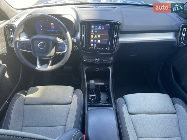 Синий Вольво XC40, объемом двигателя 1.97 л и пробегом 26 тыс. км за 44426 $, фото 24 на Automoto.ua