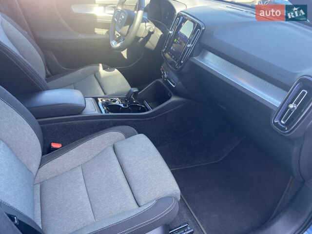 Синий Вольво XC40, объемом двигателя 1.97 л и пробегом 26 тыс. км за 44426 $, фото 13 на Automoto.ua