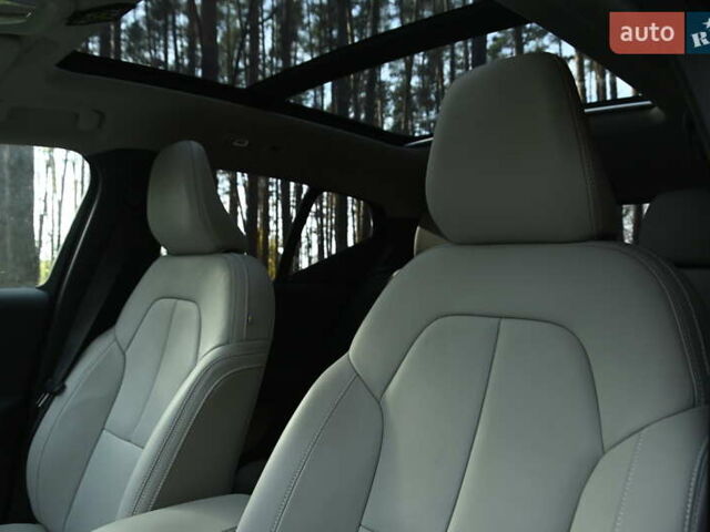 Синій Вольво XC40, об'ємом двигуна 1.97 л та пробігом 10 тис. км за 45349 $, фото 41 на Automoto.ua