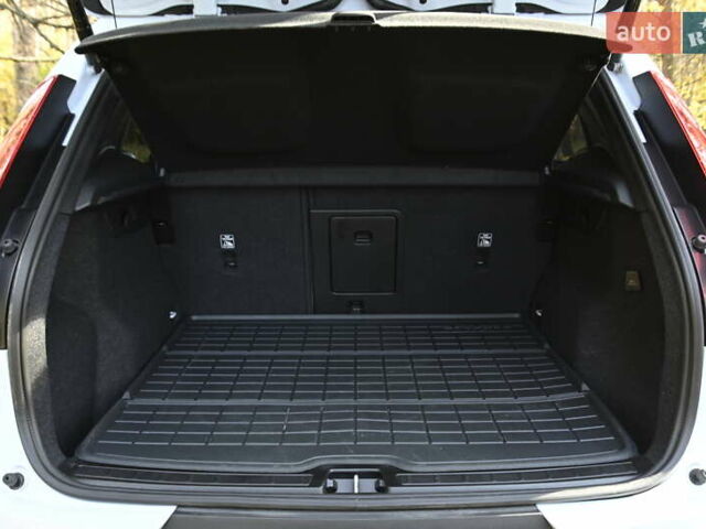 Синій Вольво XC40, об'ємом двигуна 1.97 л та пробігом 10 тис. км за 45349 $, фото 53 на Automoto.ua