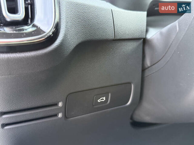 Синий Вольво XC40, объемом двигателя 1.97 л и пробегом 7 тыс. км за 36000 $, фото 61 на Automoto.ua