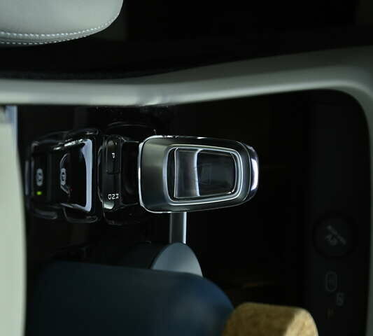 Синий Вольво XC40, объемом двигателя 1.97 л и пробегом 10 тыс. км за 45400 $, фото 59 на Automoto.ua