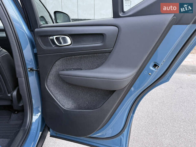 Синий Вольво XC40, объемом двигателя 1.97 л и пробегом 7 тыс. км за 36000 $, фото 77 на Automoto.ua