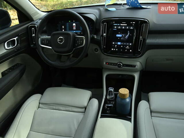 Синій Вольво XC40, об'ємом двигуна 1.97 л та пробігом 10 тис. км за 45349 $, фото 58 на Automoto.ua