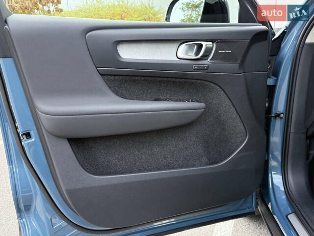 Синий Вольво XC40, объемом двигателя 1.97 л и пробегом 7 тыс. км за 36000 $, фото 58 на Automoto.ua