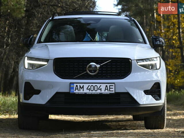 Синий Вольво XC40, объемом двигателя 1.97 л и пробегом 10 тыс. км за 45400 $, фото 8 на Automoto.ua
