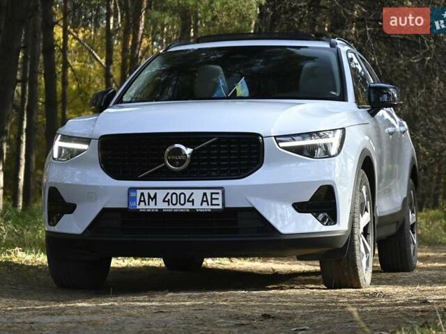 Синий Вольво XC40, объемом двигателя 1.97 л и пробегом 10 тыс. км за 45400 $, фото 9 на Automoto.ua