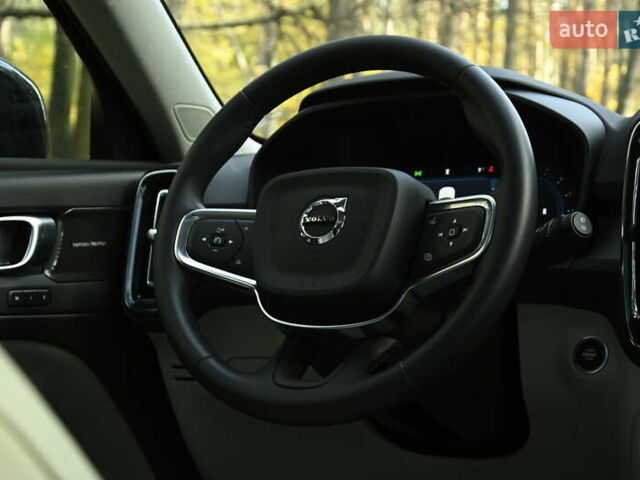Синий Вольво XC40, объемом двигателя 1.97 л и пробегом 10 тыс. км за 45400 $, фото 57 на Automoto.ua
