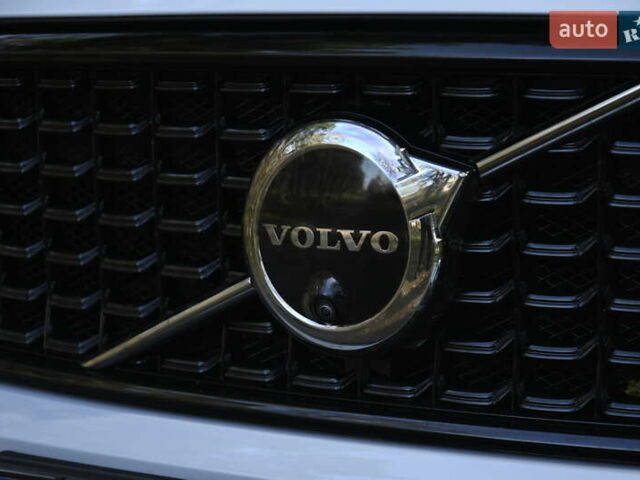 Синій Вольво XC40, об'ємом двигуна 1.97 л та пробігом 10 тис. км за 45349 $, фото 5 на Automoto.ua