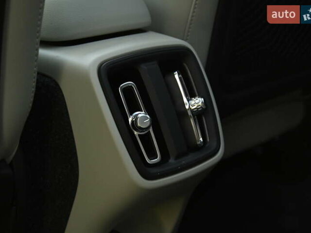 Синий Вольво XC40, объемом двигателя 1.97 л и пробегом 10 тыс. км за 45400 $, фото 51 на Automoto.ua