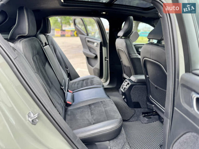 Зелений Вольво XC40, об'ємом двигуна 0 л та пробігом 40 тис. км за 29500 $, фото 15 на Automoto.ua