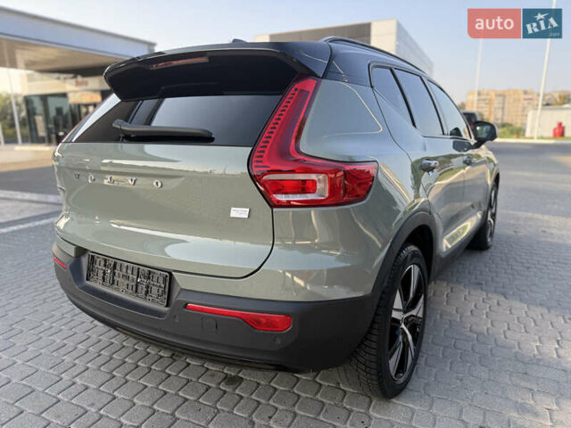 Зелений Вольво XC40, об'ємом двигуна 0 л та пробігом 32 тис. км за 30500 $, фото 21 на Automoto.ua