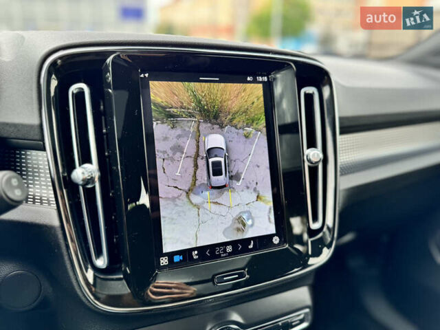 Зелений Вольво XC40, об'ємом двигуна 0 л та пробігом 40 тис. км за 29500 $, фото 35 на Automoto.ua