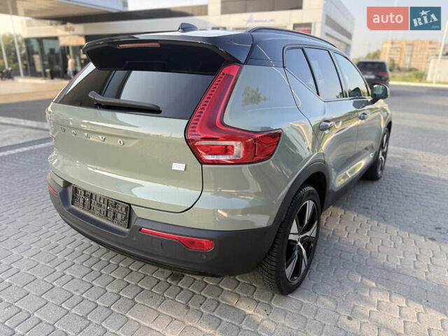 Зелений Вольво XC40, об'ємом двигуна 0 л та пробігом 32 тис. км за 30500 $, фото 22 на Automoto.ua