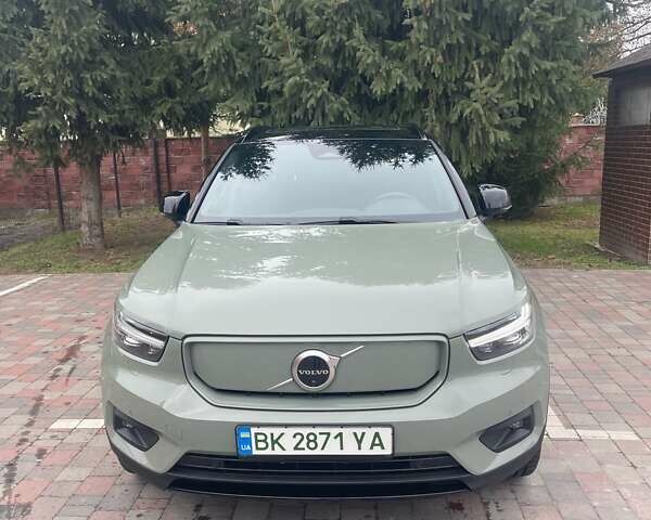 Зелений Вольво XC40, об'ємом двигуна 0 л та пробігом 74 тис. км за 32500 $, фото 1 на Automoto.ua