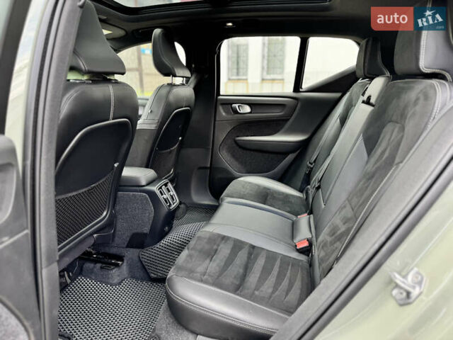 Зелений Вольво XC40, об'ємом двигуна 0 л та пробігом 40 тис. км за 29500 $, фото 18 на Automoto.ua