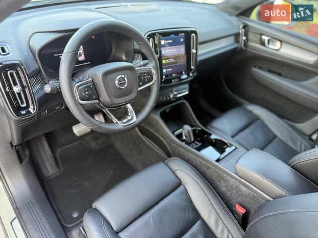 Зелений Вольво XC40, об'ємом двигуна 0 л та пробігом 32 тис. км за 30500 $, фото 28 на Automoto.ua
