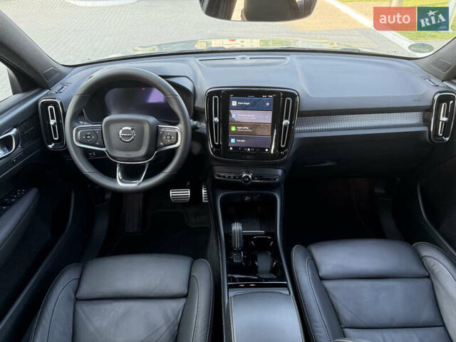 Зелений Вольво XC40, об'ємом двигуна 0 л та пробігом 32 тис. км за 30500 $, фото 31 на Automoto.ua