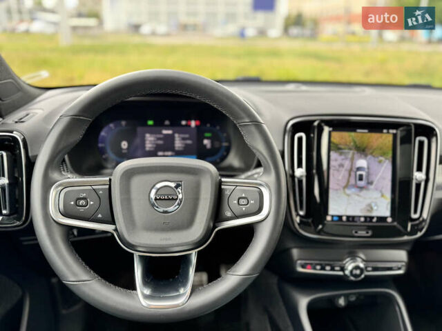 Зелений Вольво XC40, об'ємом двигуна 0 л та пробігом 40 тис. км за 29500 $, фото 38 на Automoto.ua