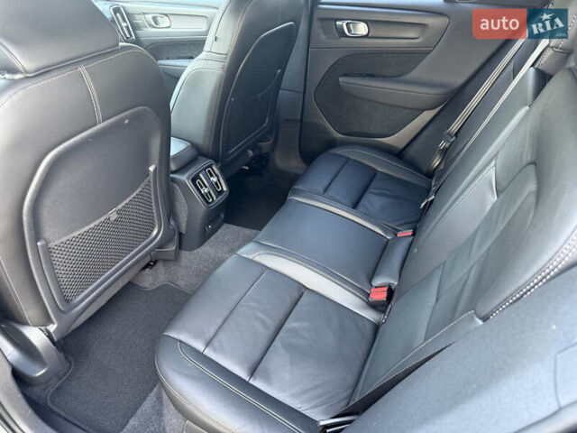 Зелений Вольво XC40, об'ємом двигуна 0 л та пробігом 32 тис. км за 30500 $, фото 33 на Automoto.ua