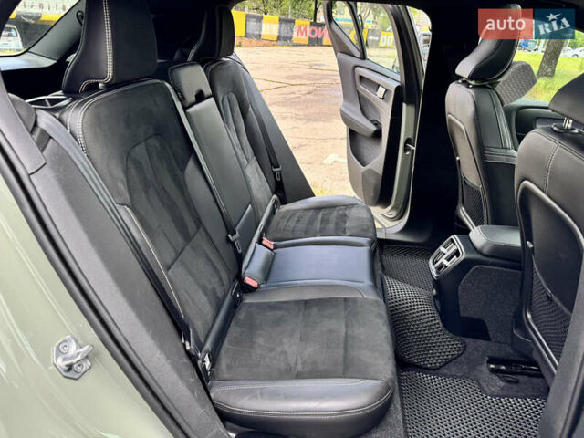 Зелений Вольво XC40, об'ємом двигуна 0 л та пробігом 40 тис. км за 29500 $, фото 16 на Automoto.ua