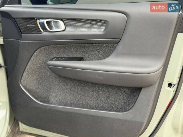 Вольво XC40 2021 в Киеве на Automoto.ua Зеленый Вольво XC40, объемом двигателя 0 л и пробегом 82 тыс. км за 32729 $, фото 21 на Automoto.ua