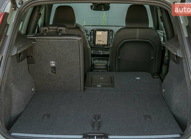 Зеленый Вольво XC40, объемом двигателя 0 л и пробегом 24 тыс. км за 39999 $, фото 15 на Automoto.ua