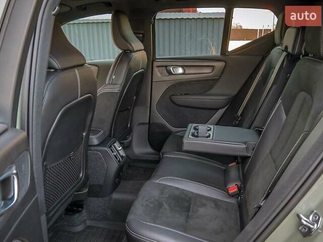 Зеленый Вольво XC40, объемом двигателя 0 л и пробегом 24 тыс. км за 39999 $, фото 16 на Automoto.ua