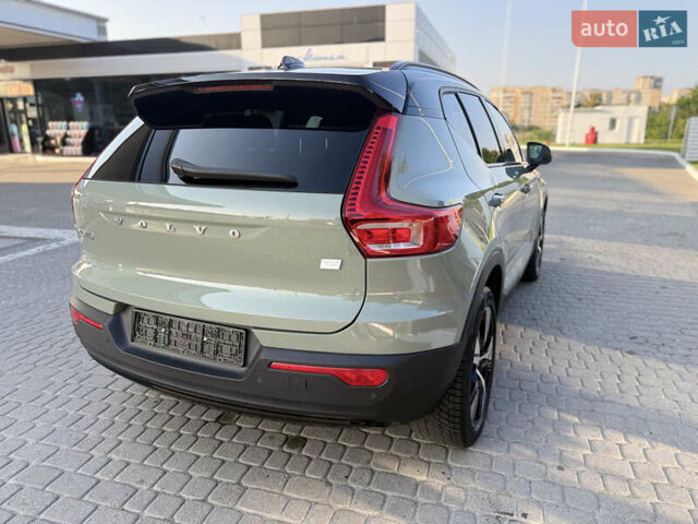 Зелений Вольво XC40, об'ємом двигуна 0 л та пробігом 32 тис. км за 30500 $, фото 23 на Automoto.ua