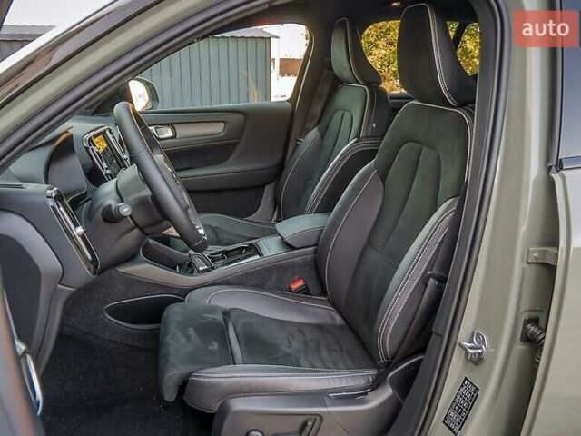 Зеленый Вольво XC40, объемом двигателя 0 л и пробегом 24 тыс. км за 39999 $, фото 12 на Automoto.ua