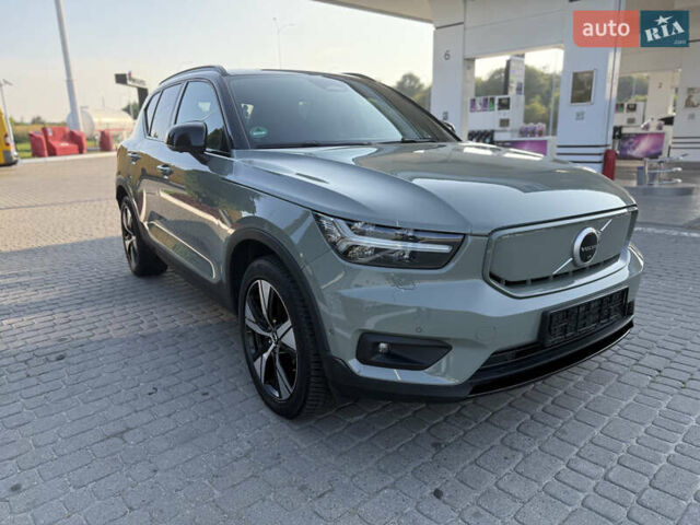 Зелений Вольво XC40, об'ємом двигуна 0 л та пробігом 32 тис. км за 30500 $, фото 4 на Automoto.ua