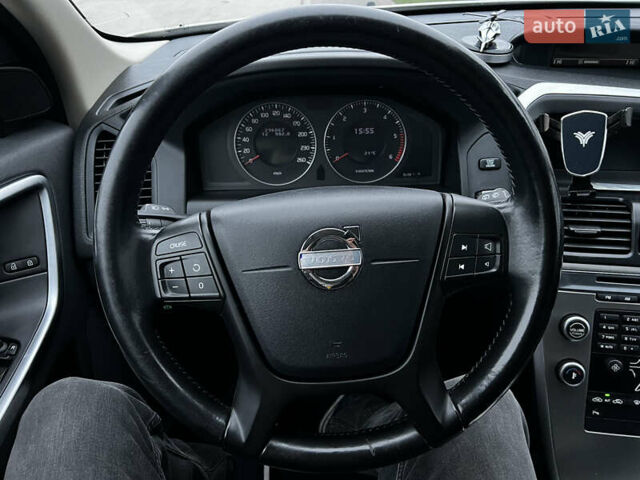 Белый Вольво ХС60, объемом двигателя 2.4 л и пробегом 296 тыс. км за 10500 $, фото 5 на Automoto.ua