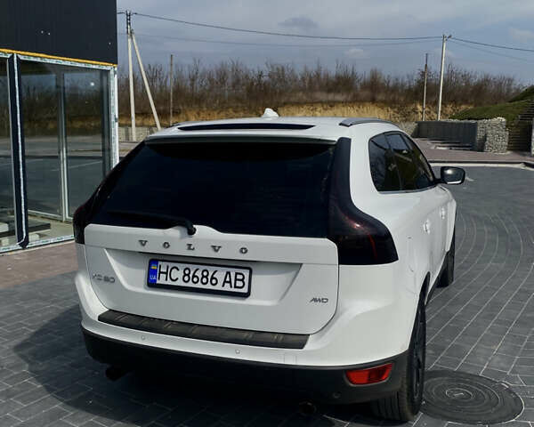 Білий Вольво ХС60, об'ємом двигуна 2.4 л та пробігом 316 тис. км за 10999 $, фото 4 на Automoto.ua