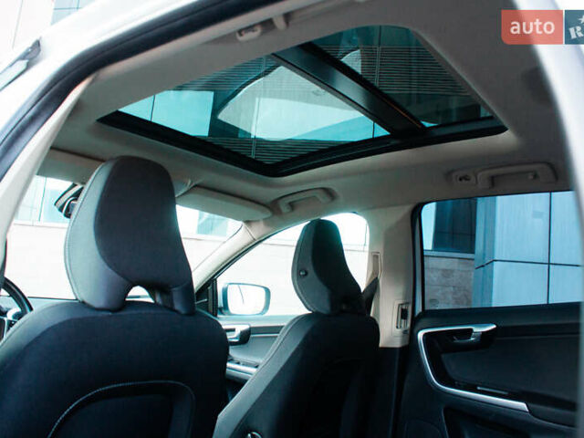 Белый Вольво ХС60, объемом двигателя 2.4 л и пробегом 215 тыс. км за 15200 $, фото 25 на Automoto.ua