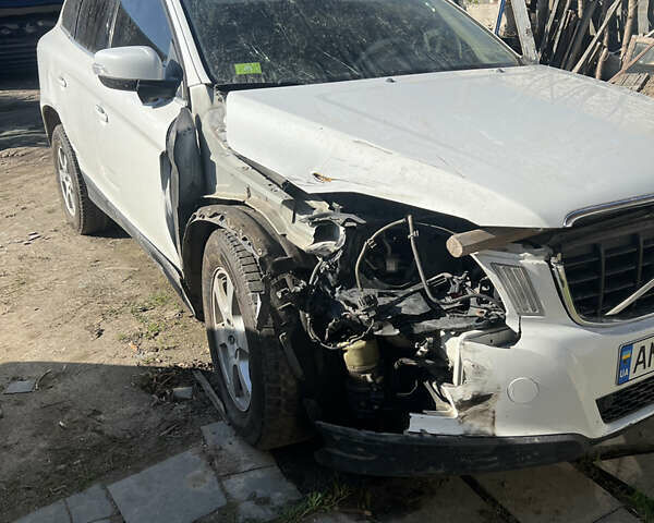 Белый Вольво ХС60, объемом двигателя 3.2 л и пробегом 222 тыс. км за 8500 $, фото 1 на Automoto.ua
