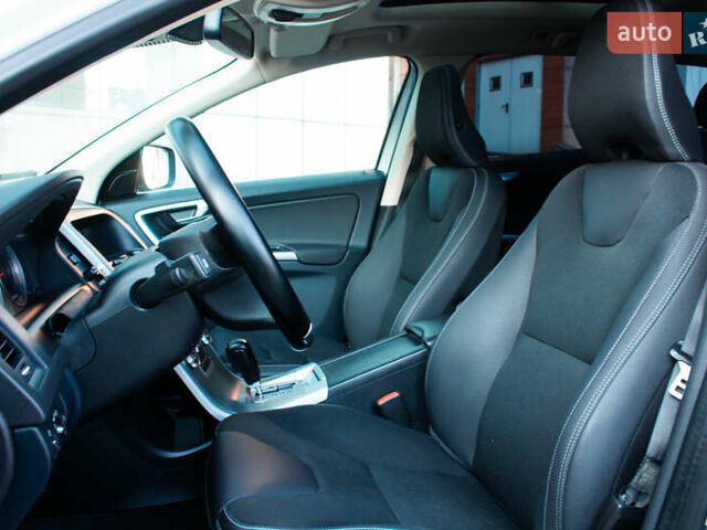 Белый Вольво ХС60, объемом двигателя 2.4 л и пробегом 215 тыс. км за 15200 $, фото 13 на Automoto.ua