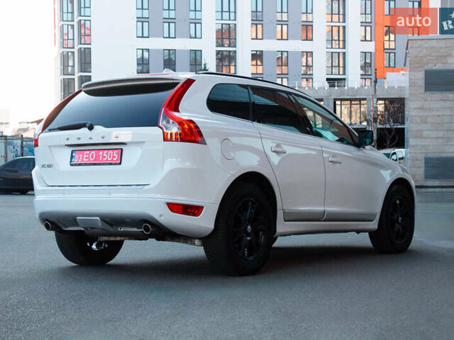 Белый Вольво ХС60, объемом двигателя 2.4 л и пробегом 215 тыс. км за 15200 $, фото 5 на Automoto.ua