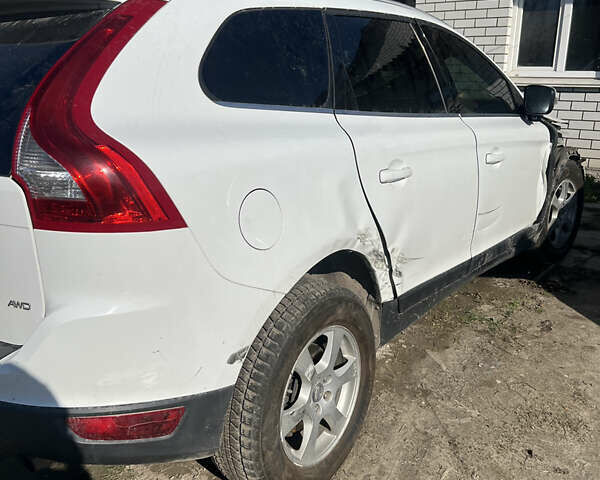 Белый Вольво ХС60, объемом двигателя 3.2 л и пробегом 222 тыс. км за 8500 $, фото 6 на Automoto.ua