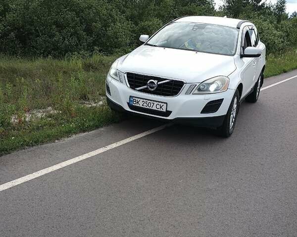 Белый Вольво ХС60, объемом двигателя 2.4 л и пробегом 204 тыс. км за 15200 $, фото 10 на Automoto.ua