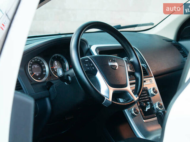 Белый Вольво ХС60, объемом двигателя 2.4 л и пробегом 215 тыс. км за 15200 $, фото 14 на Automoto.ua