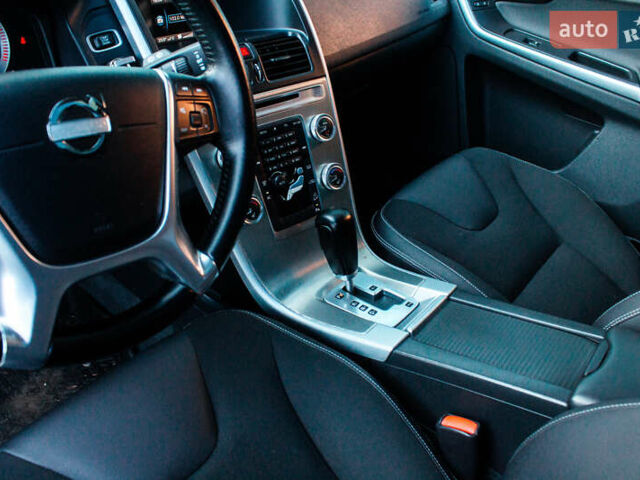 Белый Вольво ХС60, объемом двигателя 2.4 л и пробегом 215 тыс. км за 15200 $, фото 15 на Automoto.ua