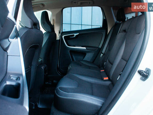 Белый Вольво ХС60, объемом двигателя 2.4 л и пробегом 215 тыс. км за 15200 $, фото 26 на Automoto.ua