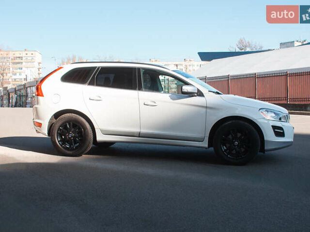 Белый Вольво ХС60, объемом двигателя 2.4 л и пробегом 215 тыс. км за 15200 $, фото 8 на Automoto.ua