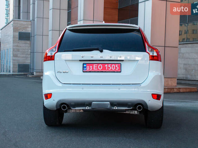 Белый Вольво ХС60, объемом двигателя 2.4 л и пробегом 215 тыс. км за 15200 $, фото 9 на Automoto.ua