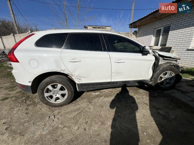 Белый Вольво ХС60, объемом двигателя 3.2 л и пробегом 222 тыс. км за 7500 $, фото 7 на Automoto.ua