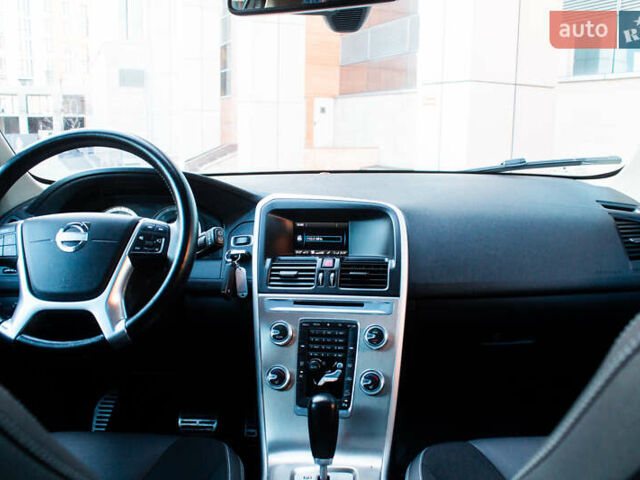 Белый Вольво ХС60, объемом двигателя 2.4 л и пробегом 215 тыс. км за 15200 $, фото 21 на Automoto.ua